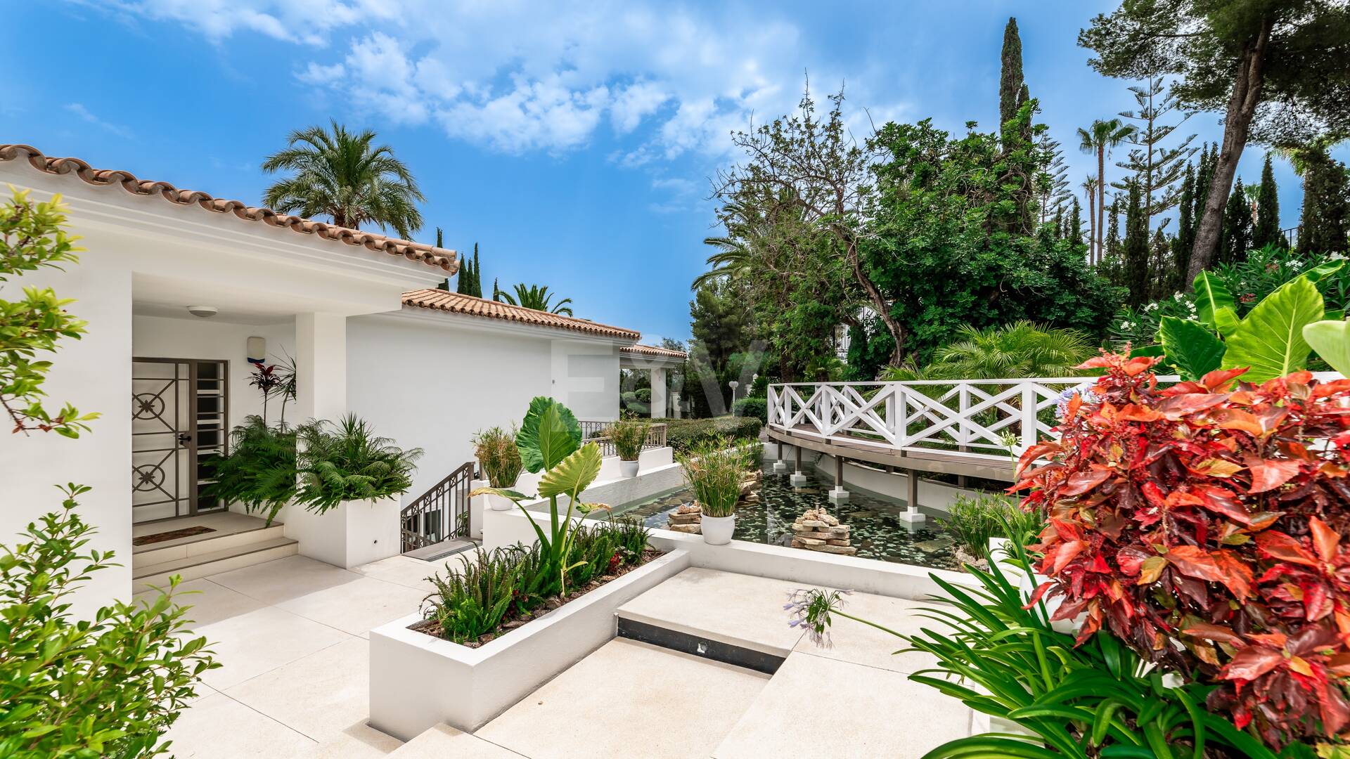 Ekskluzywny 8- Sypialnia Villa w Las Lomas de Marbella Club z Majestic Mountain Views