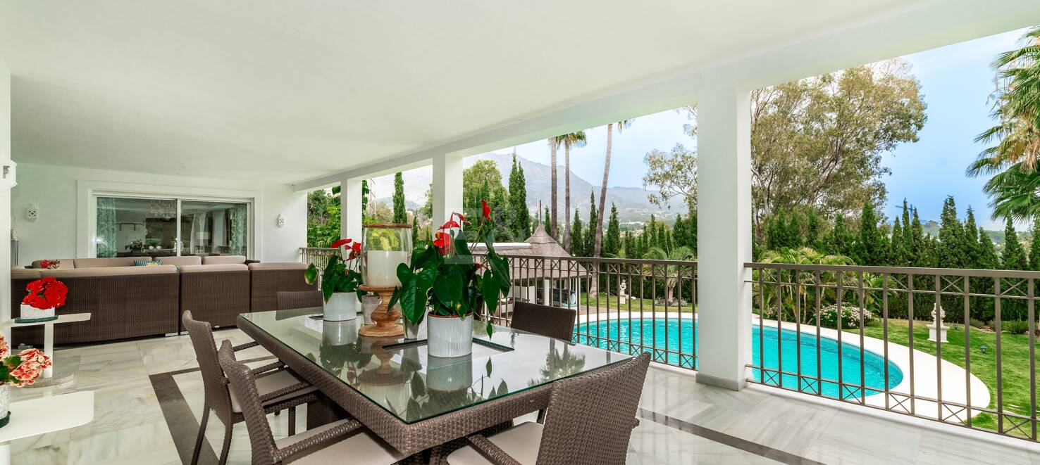 Exclusive 8-Bedroom Villa in Las Lomas de Marbella Club with Majestic Mountain Views