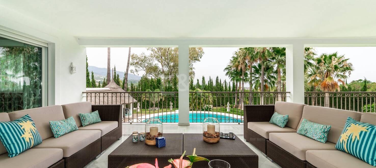 Exclusive 8-Bedroom Villa in Las Lomas de Marbella Club with Majestic Mountain Views
