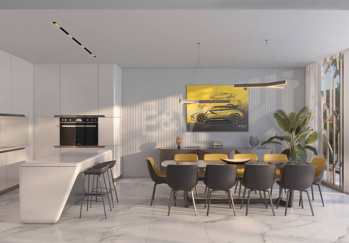 Von Lamborghini inspirierte El Paraiso Alto Villa mit Meer- und Golfblick