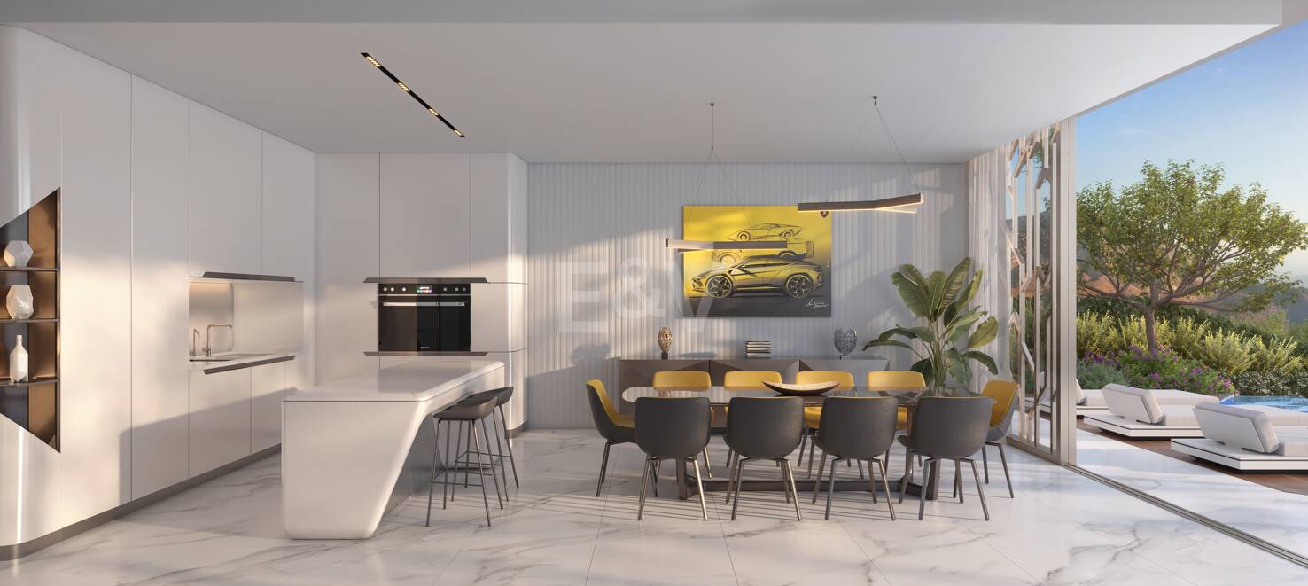 Lamborghini-inspirerade El Paraiso Alto Villa med utsikt över havet och Golf
