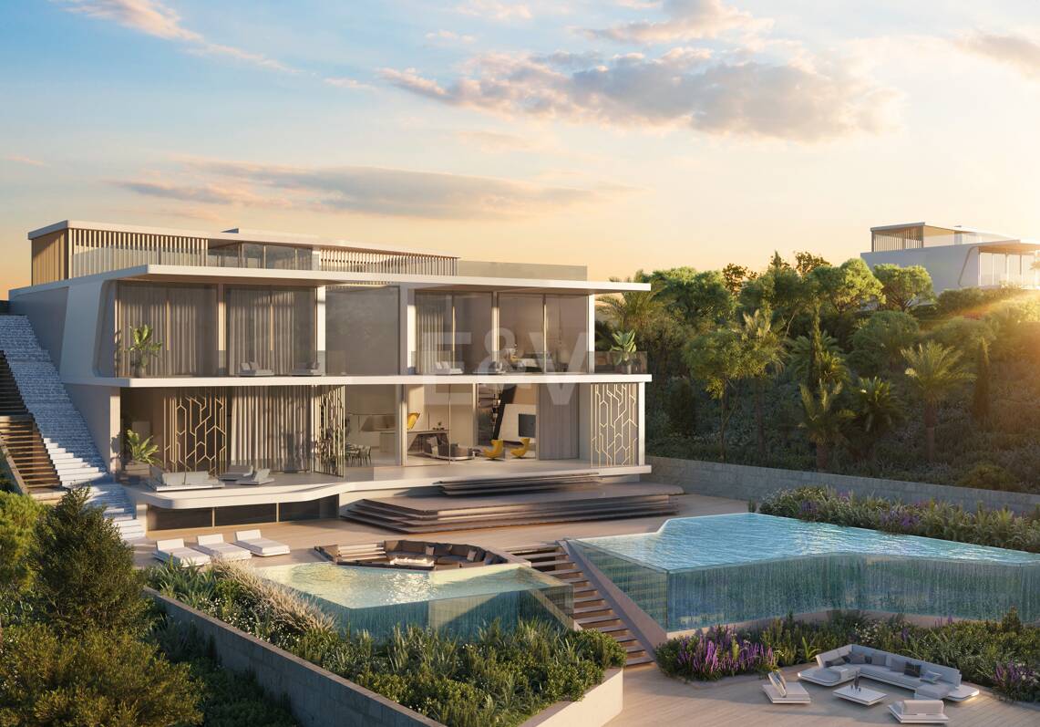 Lamborghini-inspirerad Villa med utsikt över havet och Golf i El Paraiso Alto