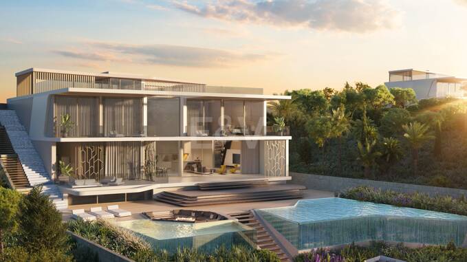 Lamborghini-inspirerad Villa med utsikt över havet och Golf i El Paraiso Alto