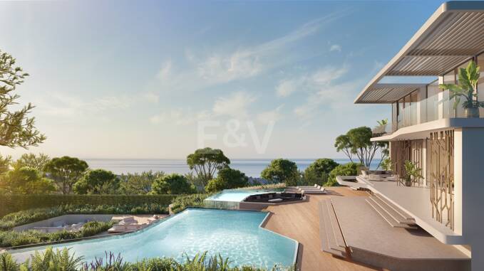 Lamborghini-inspirerad Villa med utsikt över havet och Golf i El Paraiso Alto