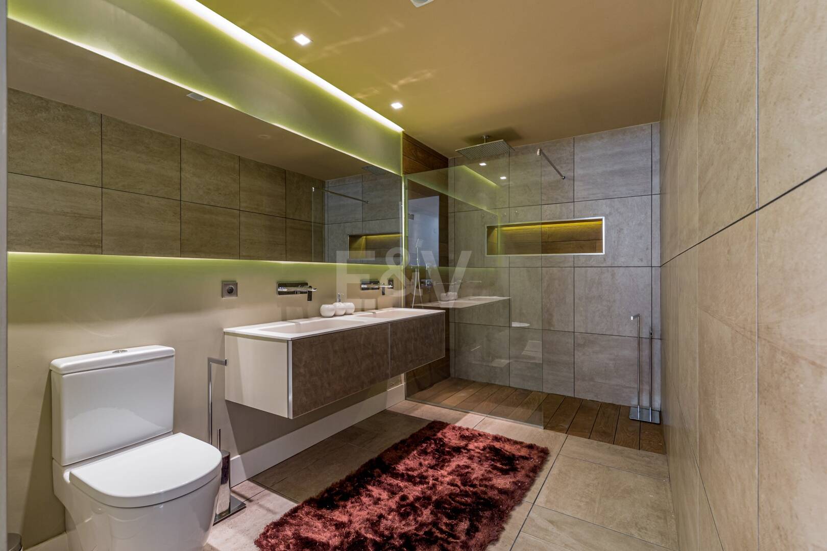 Duplex de luxe dans un emplacement privilégié de Puerto Banus avec accès direct à la plage