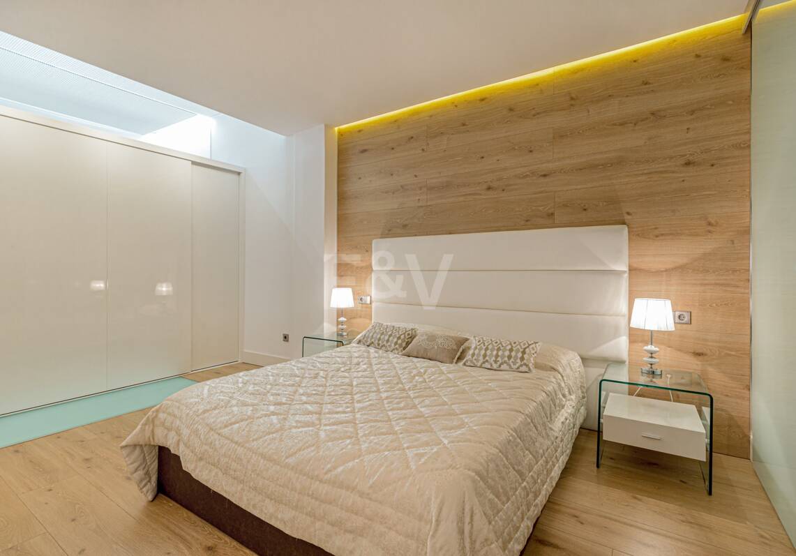 Luxury duplex in a prime location of Puerto Banus with direct access to the beach