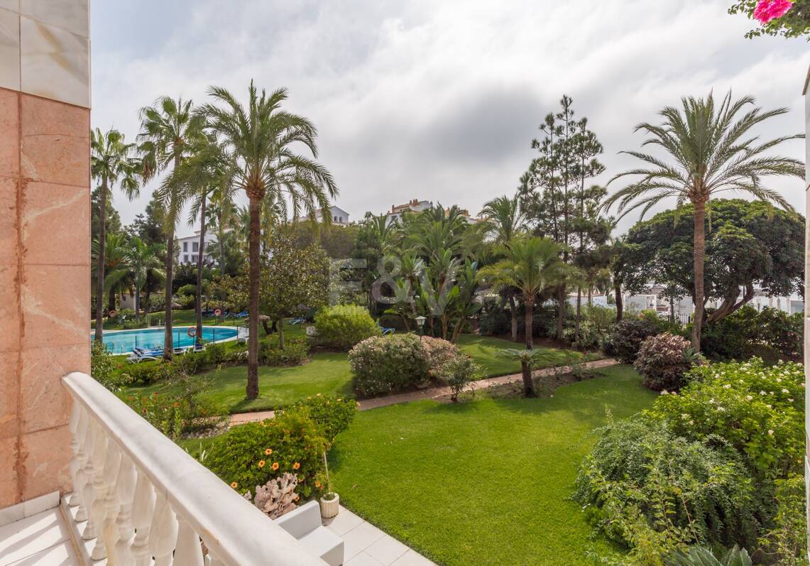 Luxury duplex in a prime location of Puerto Banus with direct access to the beach