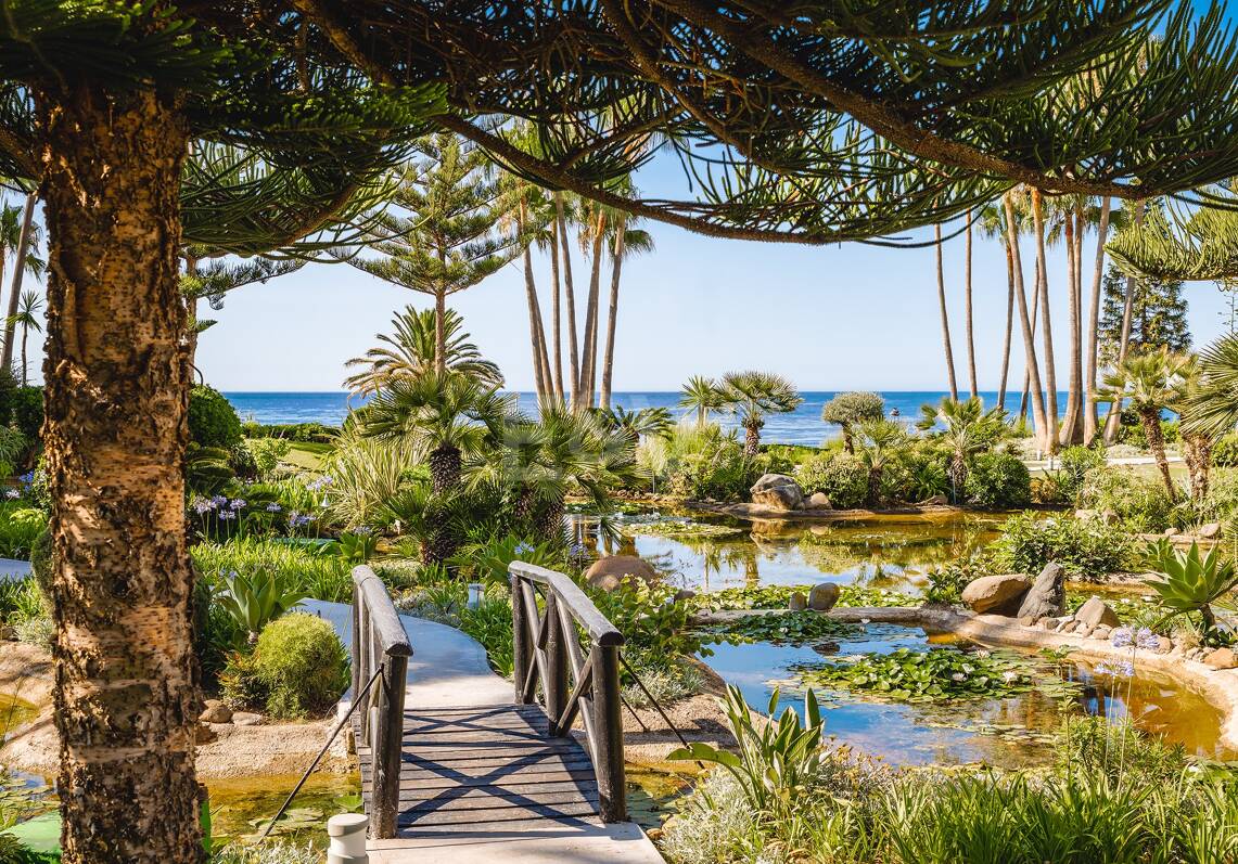 Impeccable South-West-Facing Garden Appartement à Marina Puente Romano