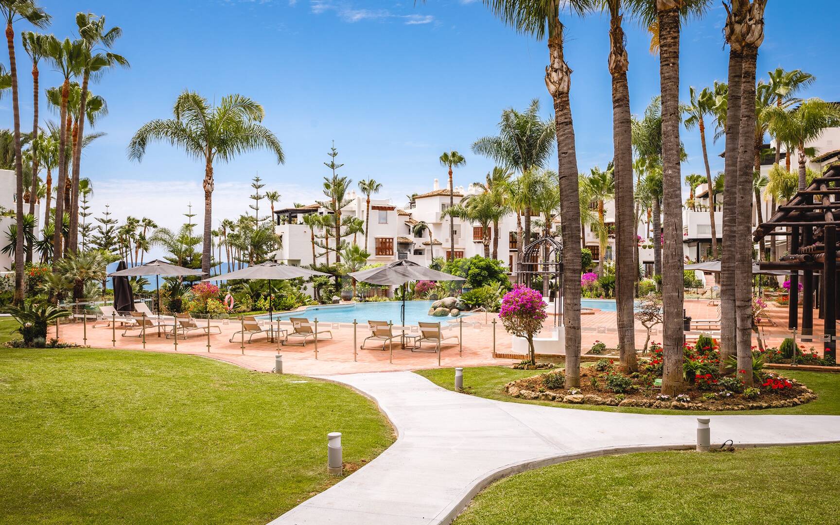 Impeccable Southwest- Facing Garden Apartment w Marina Puente Romano