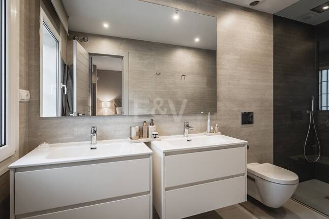 Impeccable Southwest-Facing Garden Apartment in Marina Puente Romano