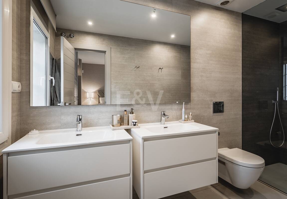 Impeccable Southwest-Facing Garden Apartment in Marina Puente Romano