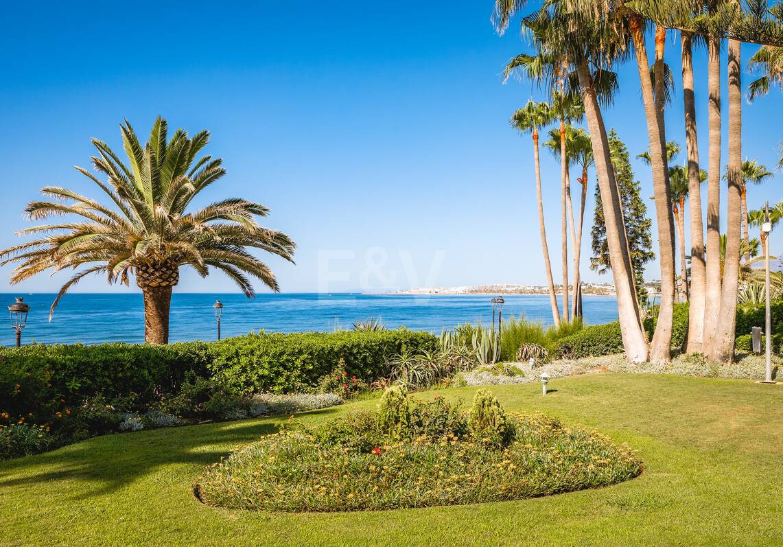 Impeccable South-West-Facing Garden Appartement à Marina Puente Romano