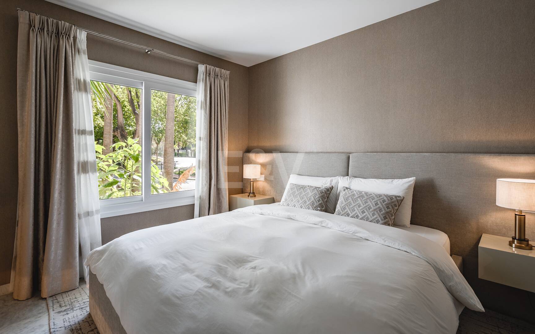 Impeccable Southwest- Facing Garden Apartment w Marina Puente Romano