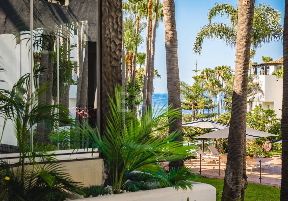 Impeccable South-West-Facing Garden Appartement à Marina Puente Romano