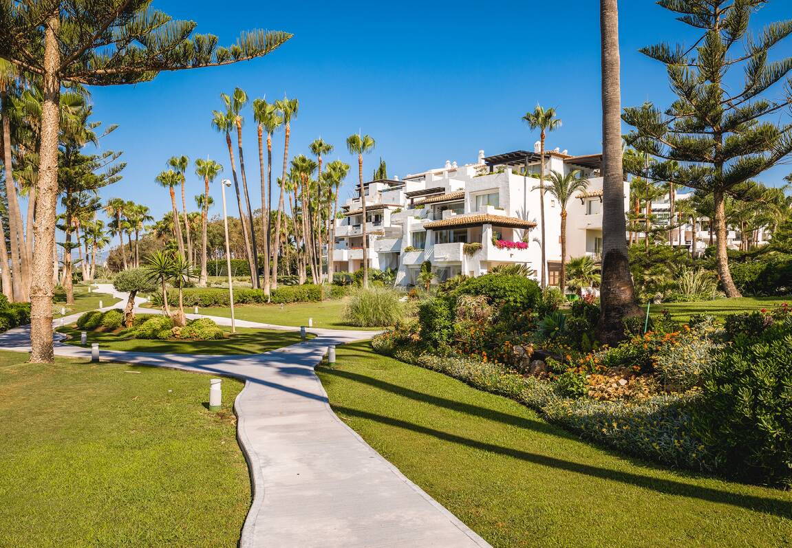 Impeccable Southwest-Facing Garden Apartment in Marina Puente Romano