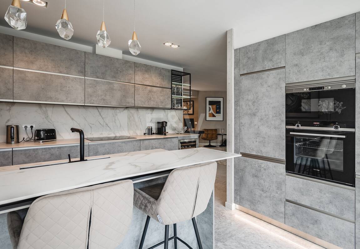 Impeccable Southwest-Facing Garden Apartment in Marina Puente Romano