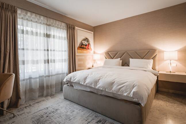 Impeccable Southwest-Facing Garden Apartment in Marina Puente Romano