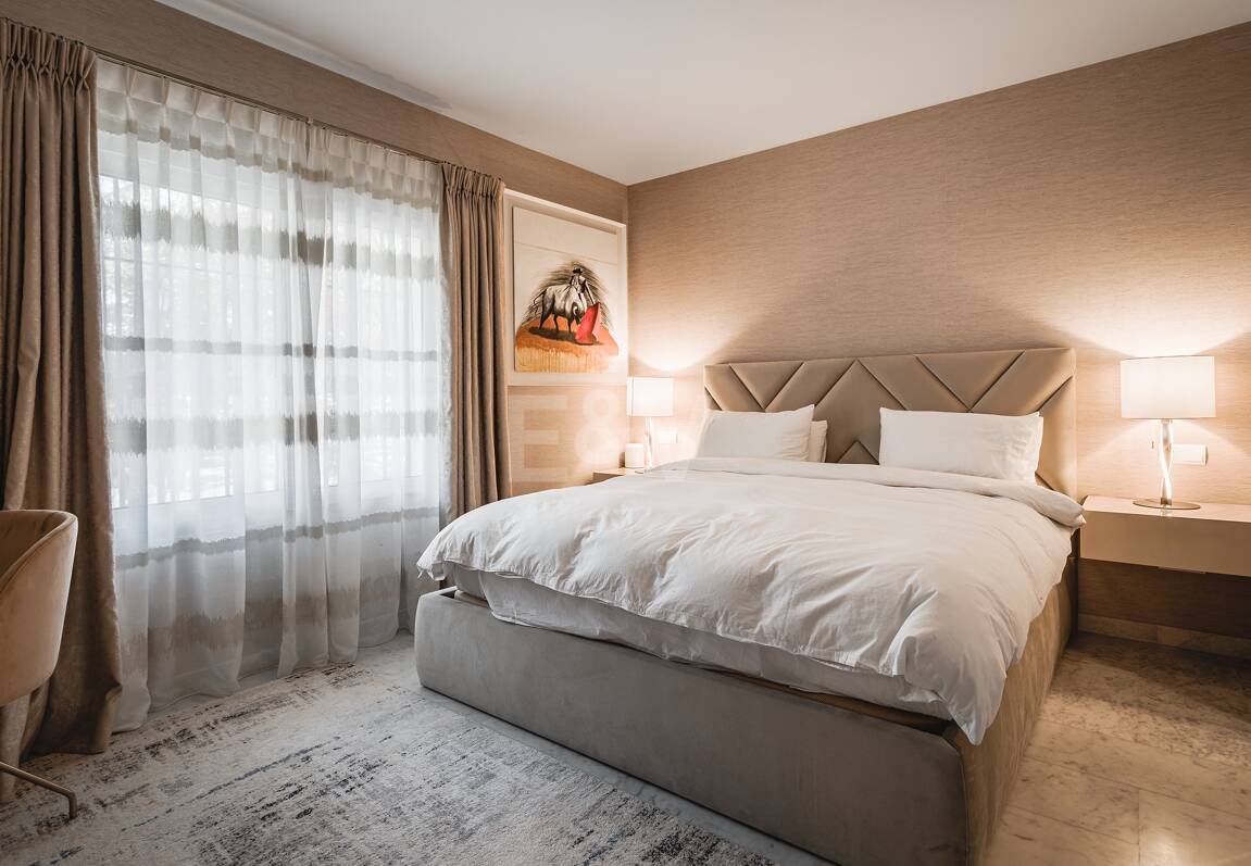 Impeccable Southwest-Facing Garden Apartment in Marina Puente Romano