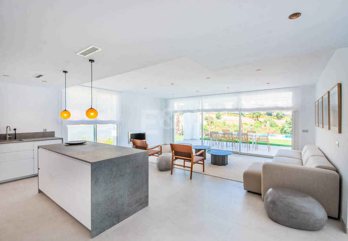 Stunning Brand New Villa i La Mairena