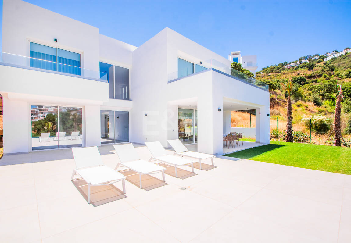 Stunning Brand New Villa i La Mairena