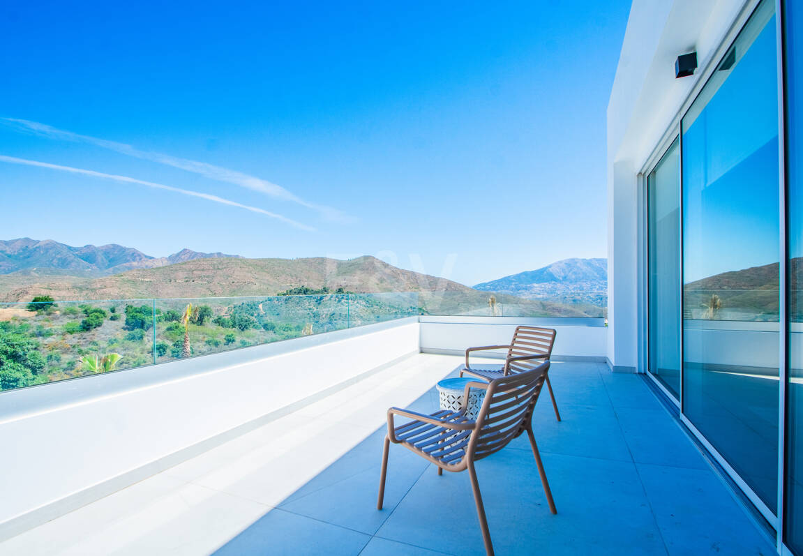 Stunning Brand New Villa i La Mairena