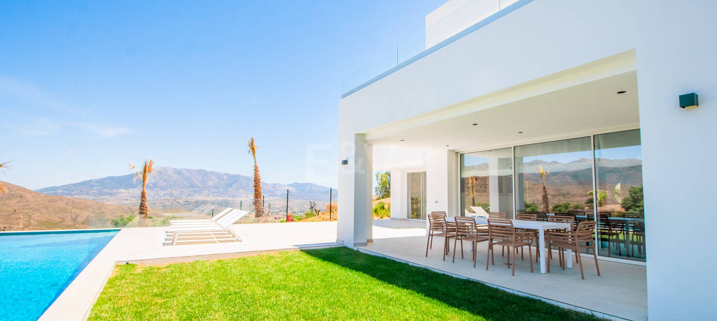 Stunning Brand New Villa i La Mairena