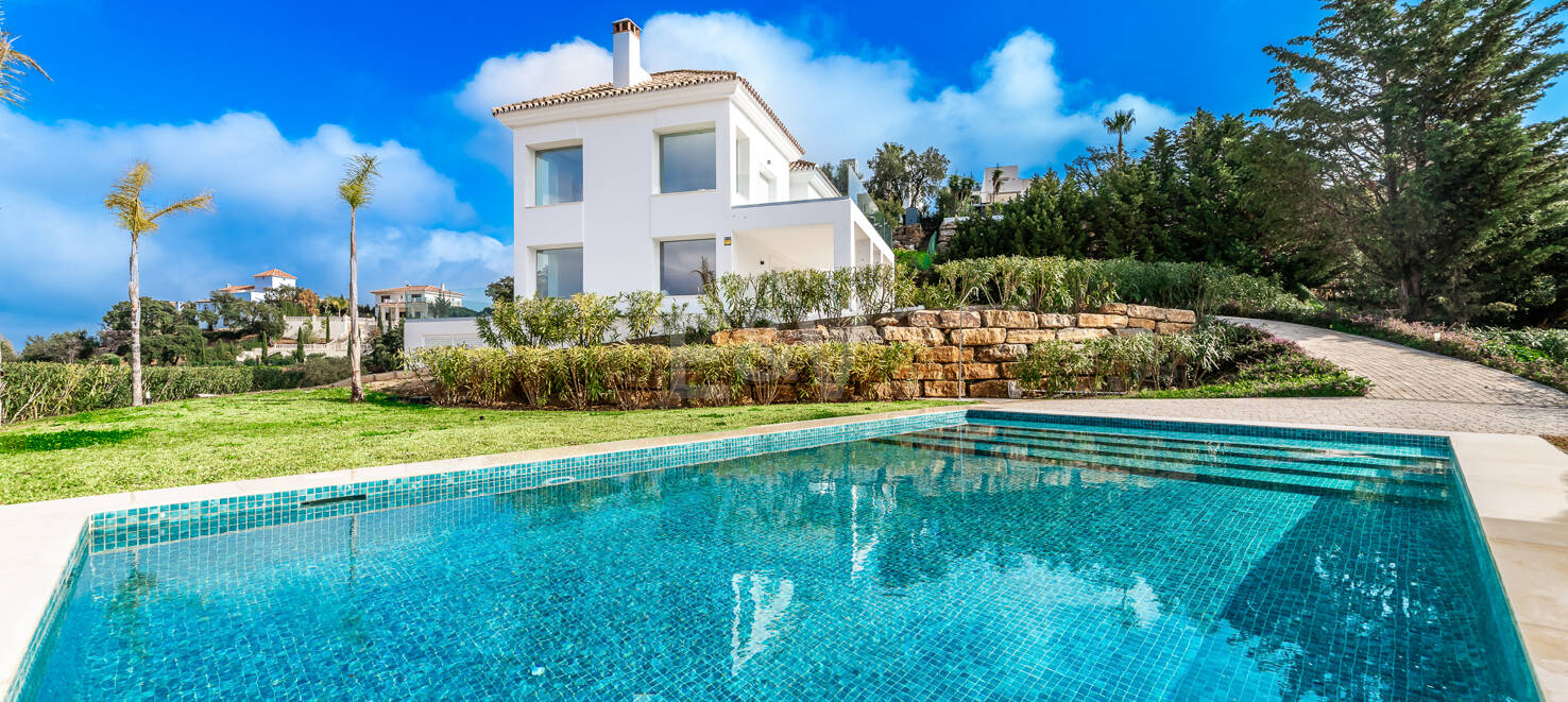 Completely renovated Andalusian style villa in La Mairena
