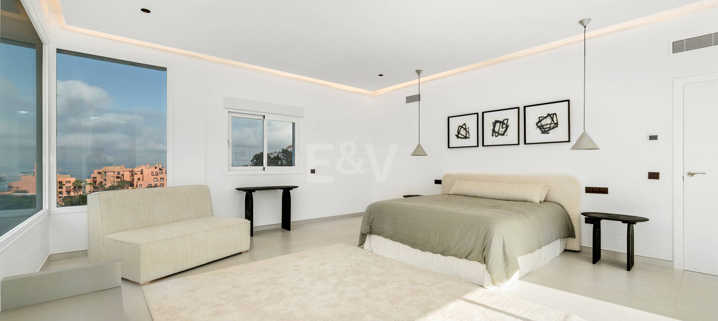 Completely renovated Andalusian style villa in La Mairena