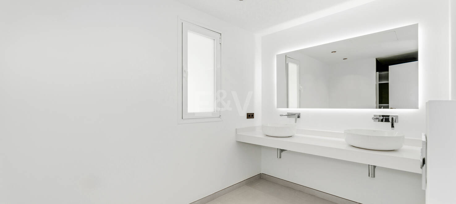 Completely renovated Andalusian style villa in La Mairena