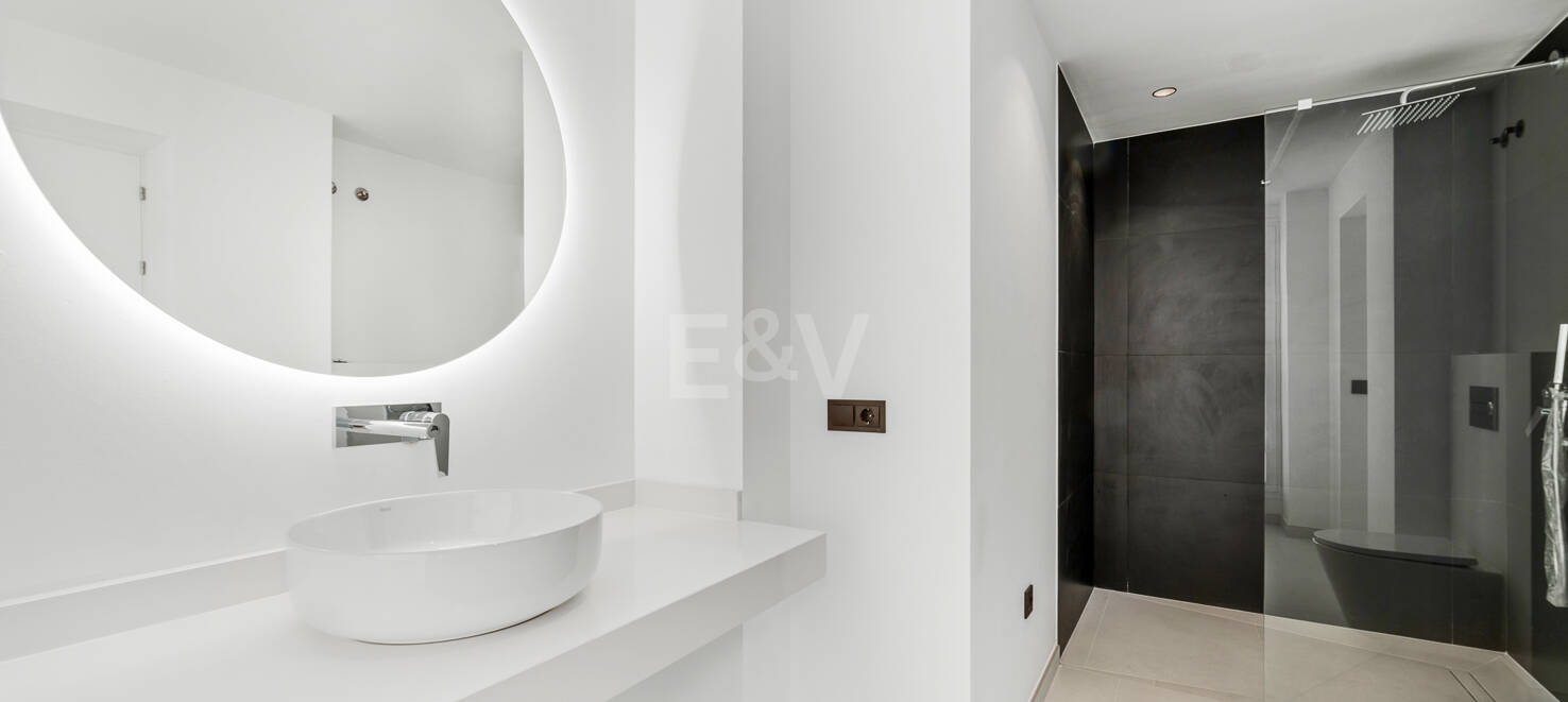 Completely renovated Andalusian style villa in La Mairena
