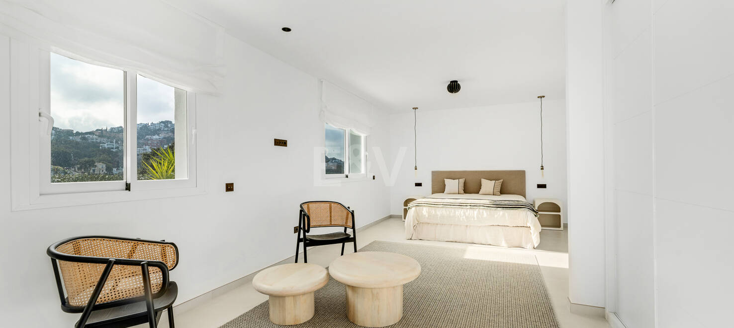 Completely renovated Andalusian style villa in La Mairena