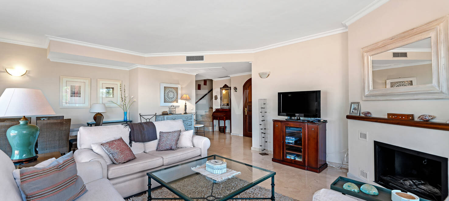 Penthouse unique au coeur d'Elviria dans l'urbanisation de la plage de Frontline
