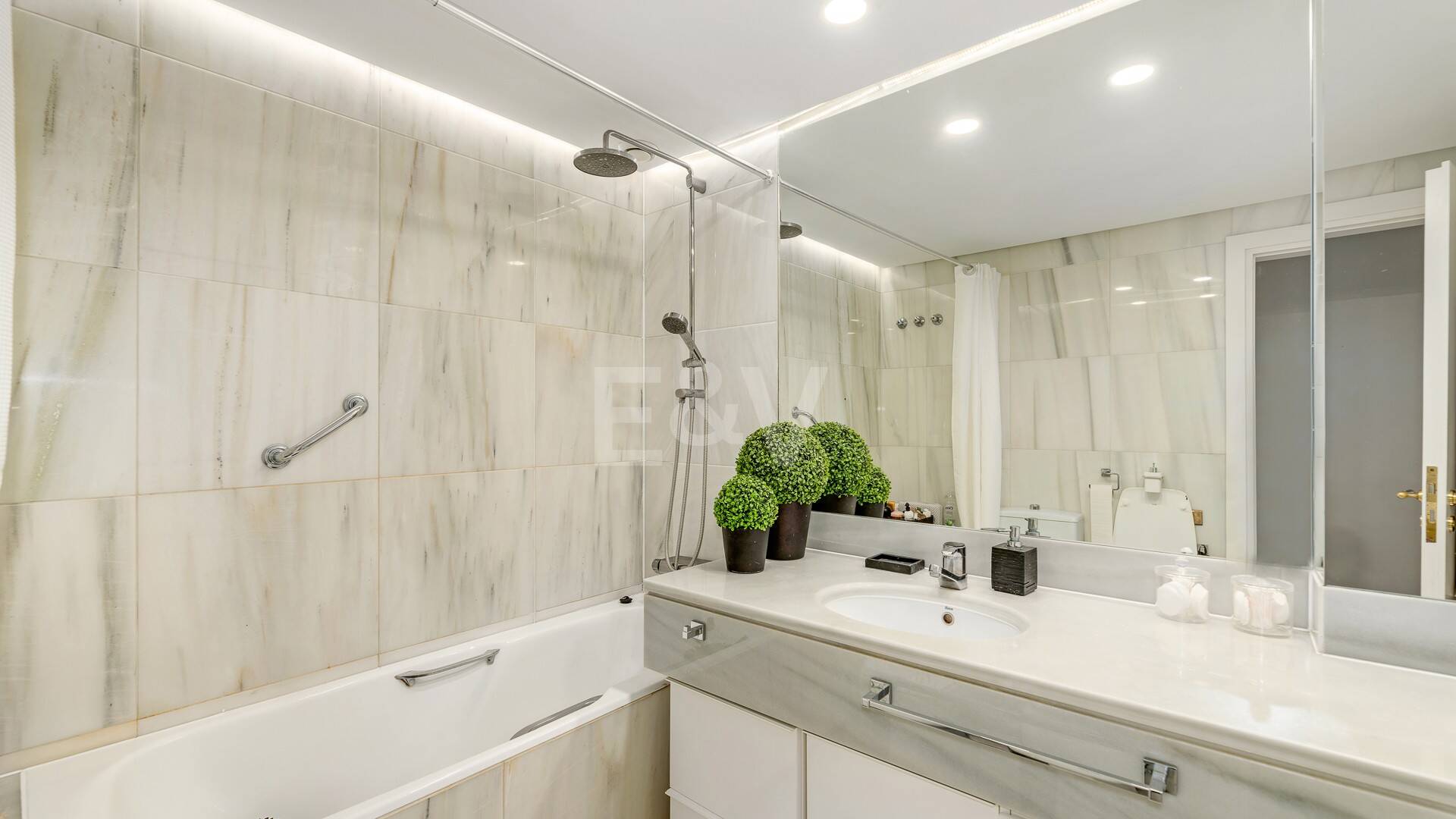 Urban Oasis a Few Steps from the Beach in Don Gonzalo