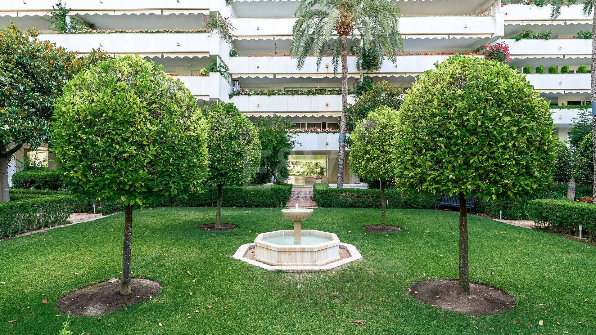 Urban Oasis a Few Steps from the Beach in Don Gonzalo