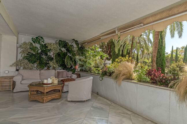 Urban Oasis a Few Steps from the Beach in Don Gonzalo