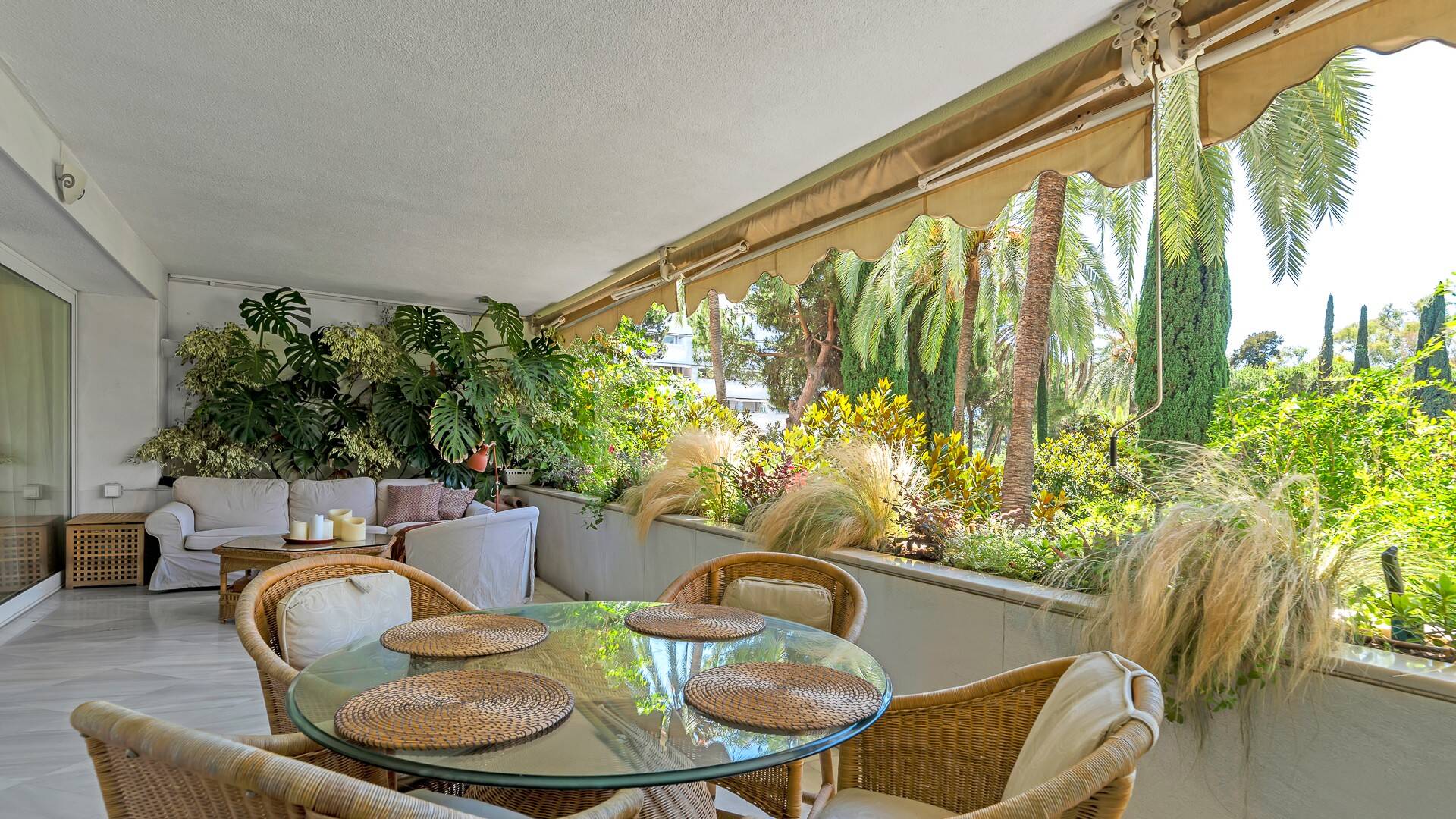 Urban Oasis a Few Steps from the Beach in Don Gonzalo