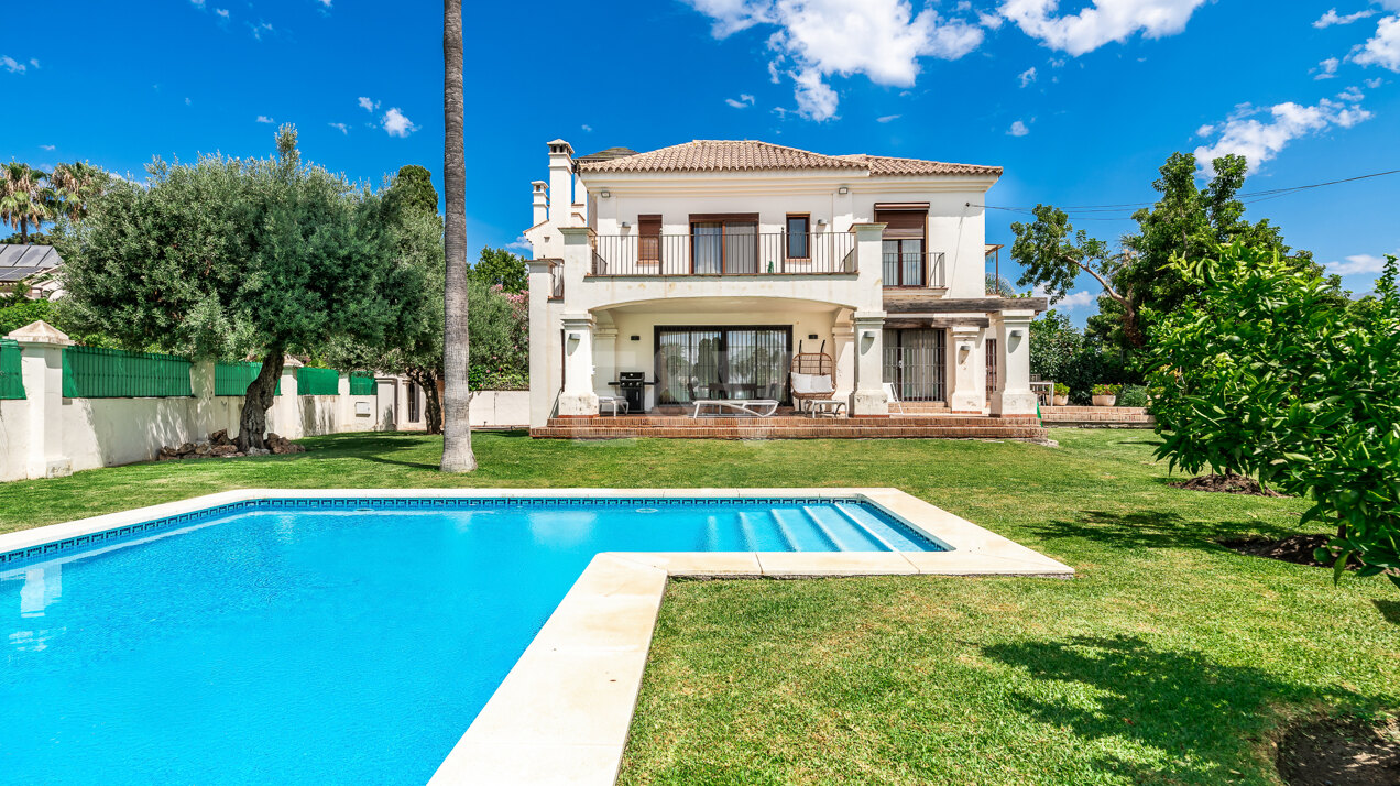 Charmante Villa in San Pedro Strand mit Meerblick