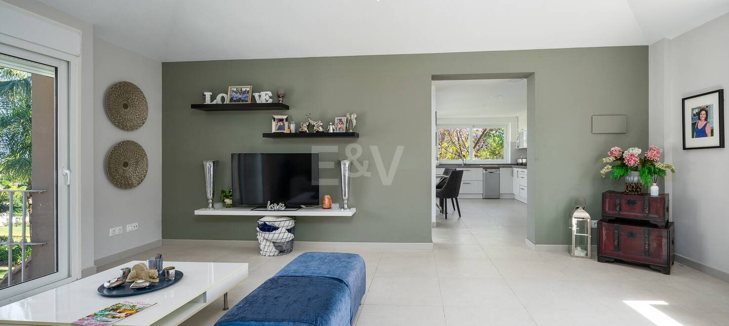 Magnifique Villa de style andalou à Nueva Andalucia avec vue panoramique