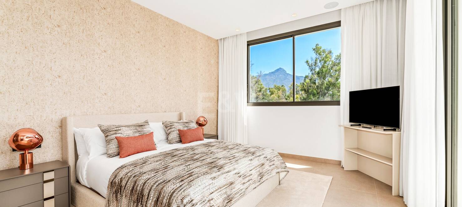 Brand New luxury Villa in La Cerquilla, frontline golf