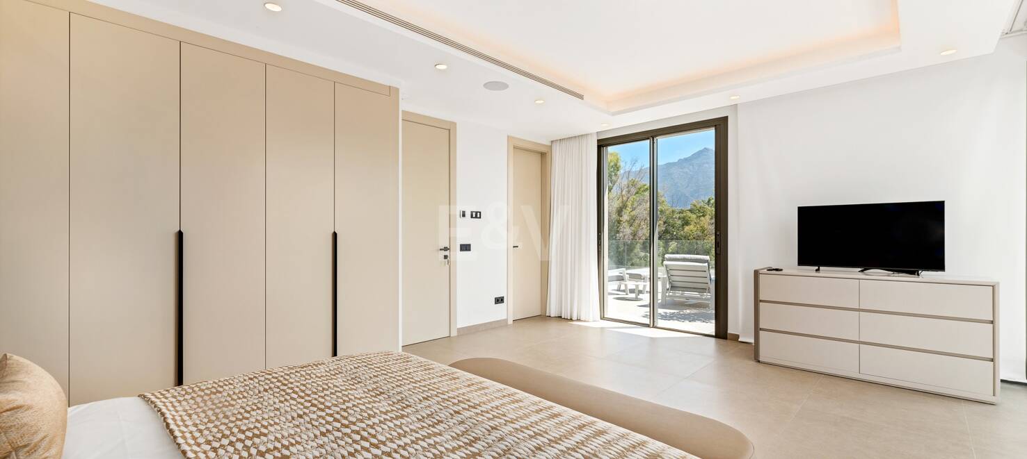 Brand New luxury Villa in La Cerquilla, frontline golf