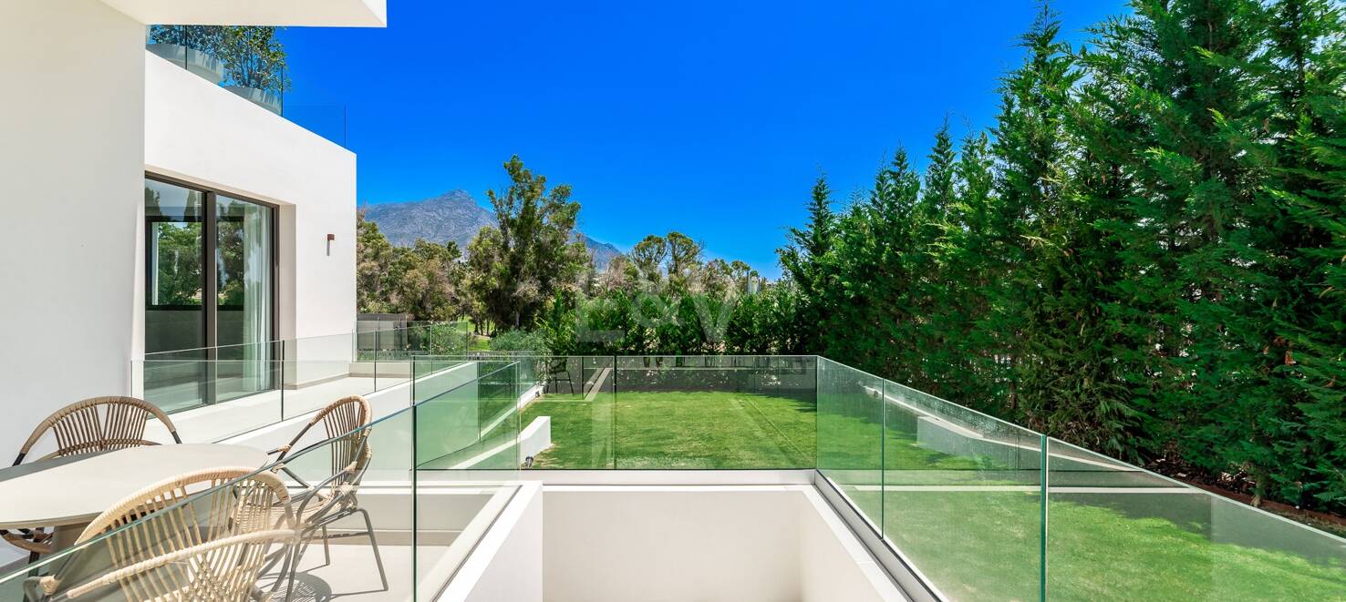 Brand New luxury Villa in La Cerquilla, frontline golf