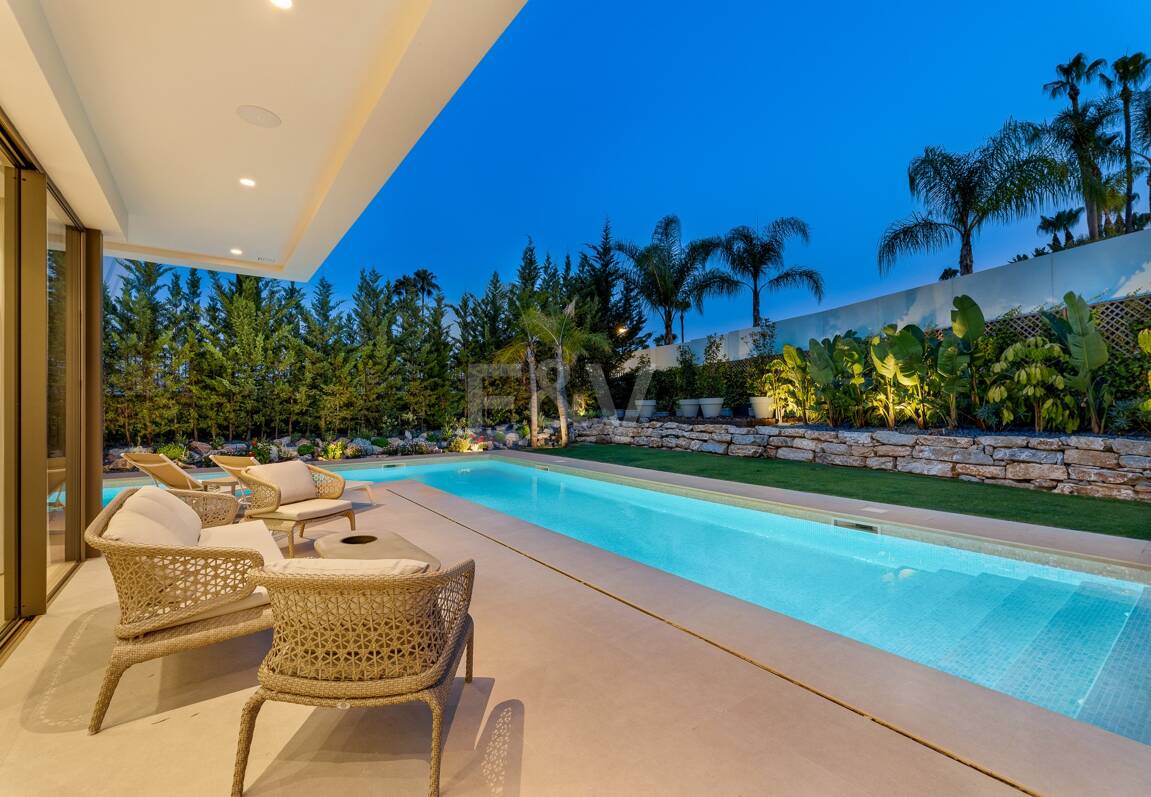 Varumärke ny lyxig Villa i La Cerquilla, Front Line Golf