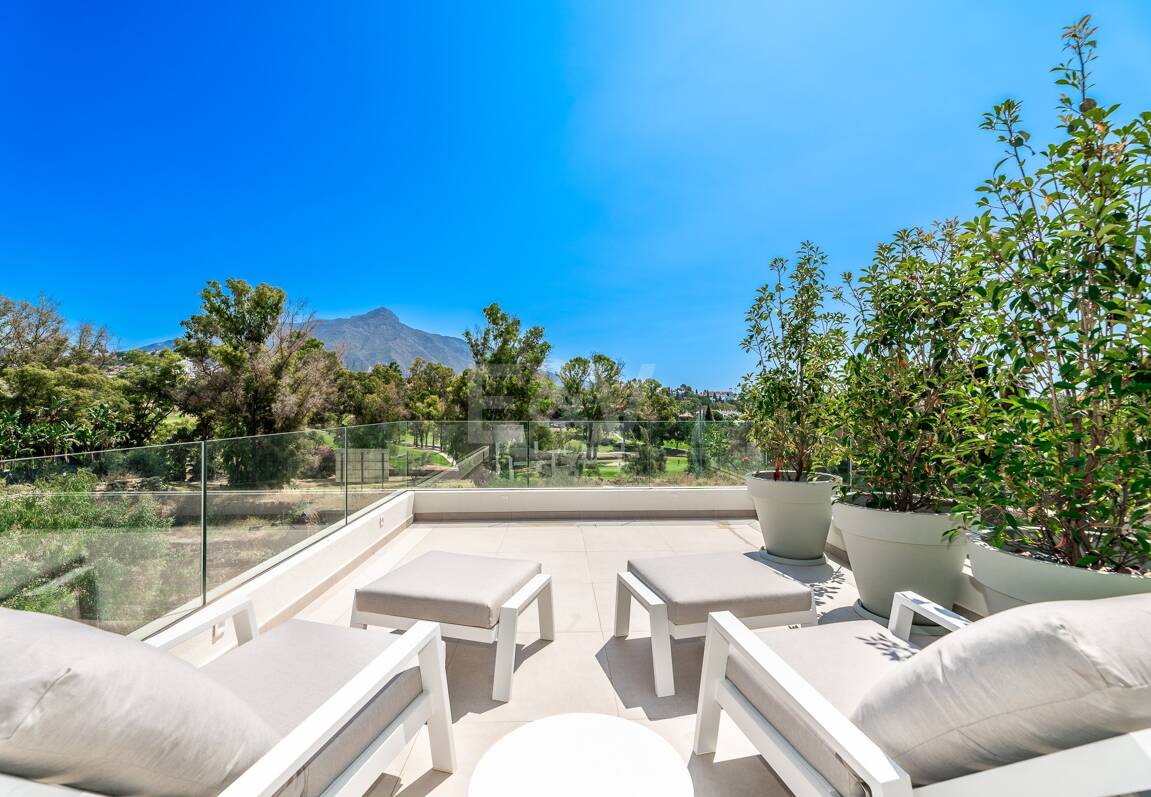 Varumärke ny lyxig Villa i La Cerquilla, Front Line Golf