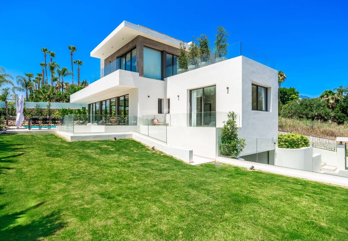 Varumärke ny lyxig Villa i La Cerquilla, Front Line Golf