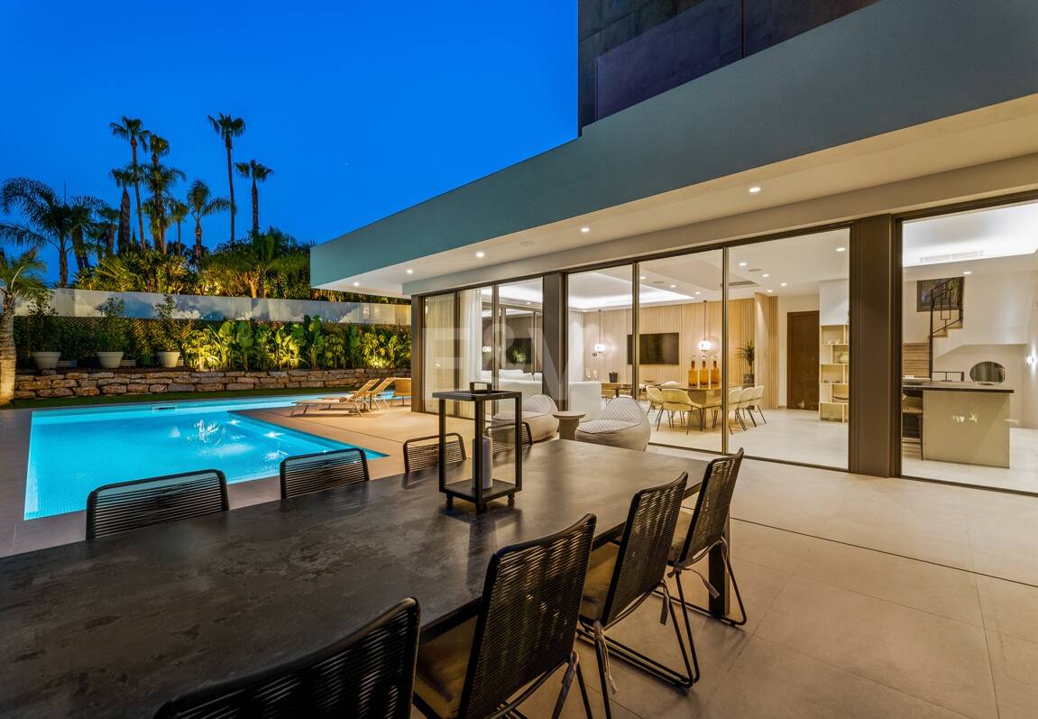 Varumärke ny lyxig Villa i La Cerquilla, Front Line Golf