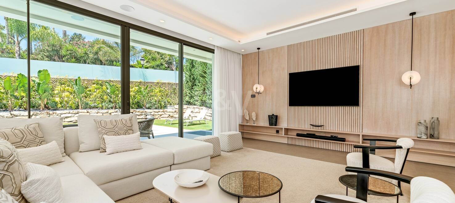 Brand New luxury Villa in La Cerquilla, frontline golf