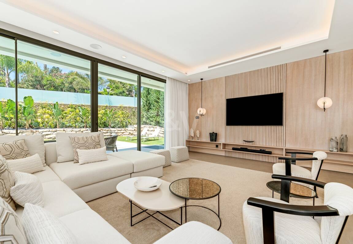 Varumärke ny lyxig Villa i La Cerquilla, Front Line Golf