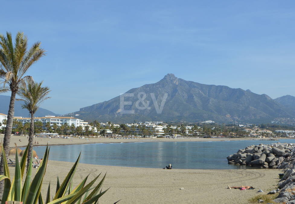 Varumärke ny lyxig Villa i La Cerquilla, Front Line Golf