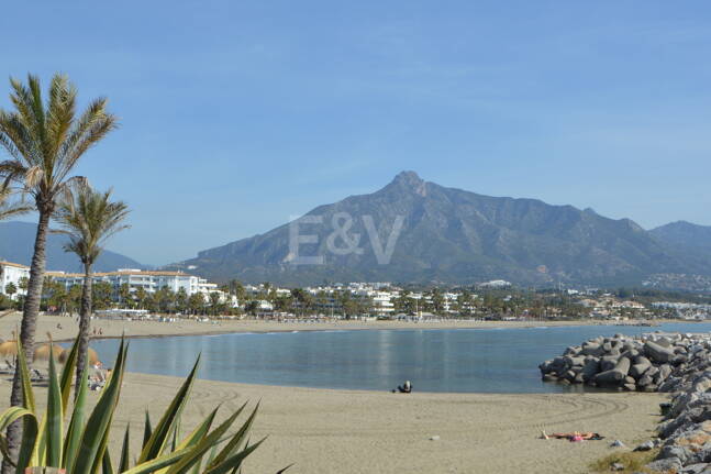 Varumärke ny lyxig Villa i La Cerquilla, Front Line Golf