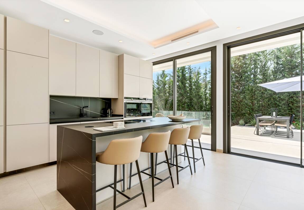 Varumärke ny lyxig Villa i La Cerquilla, Front Line Golf